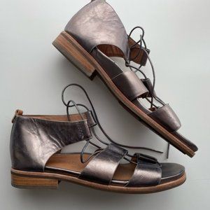SOLD - GENTLE SOULS BY KENNETH COLE FINA Metallic Gladiator Sandals size 8.5